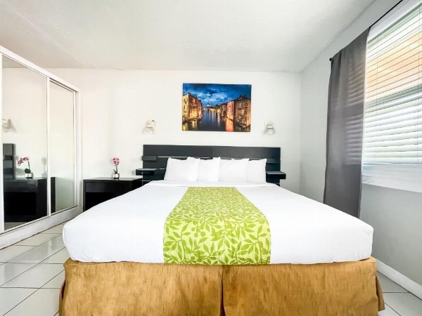 Hollywood Beach Hotels image 17